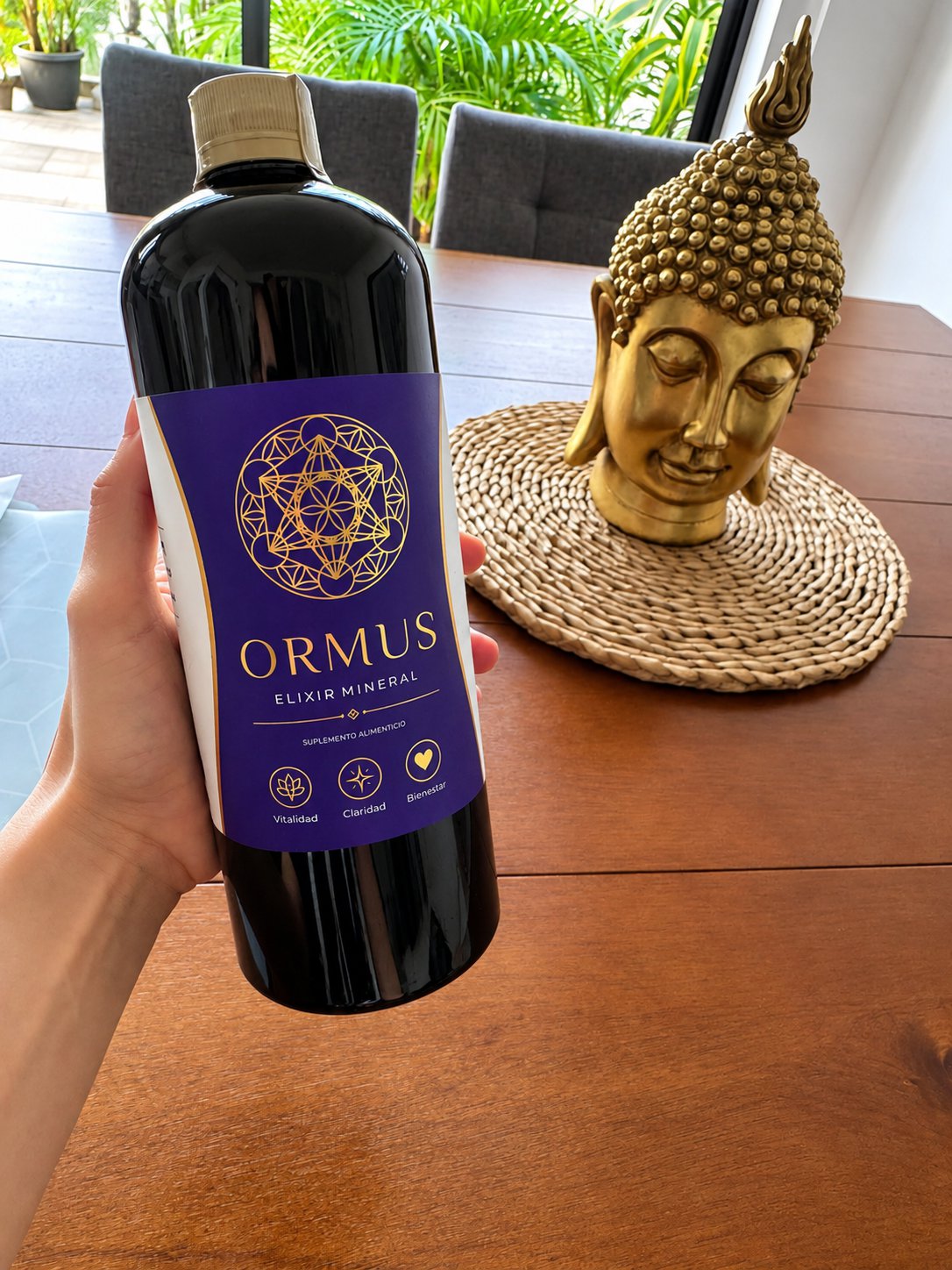 Elixir en botella de vidrio